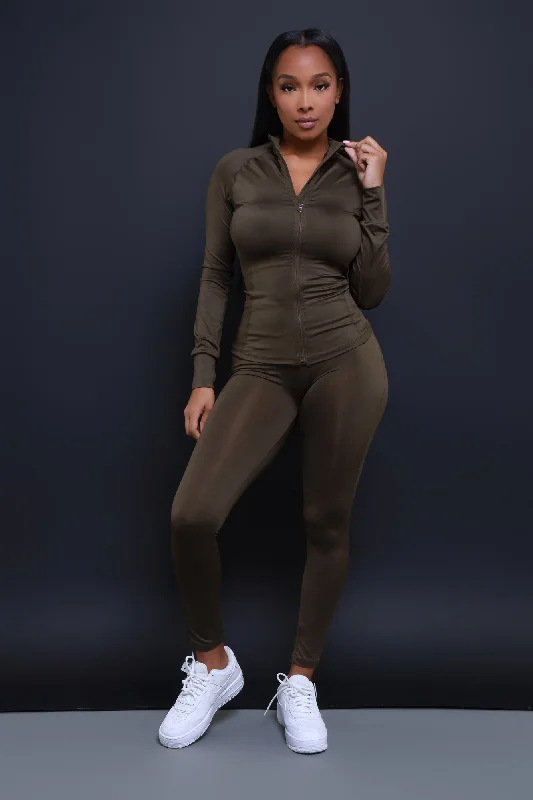 easy-fit-athletic-set-olive