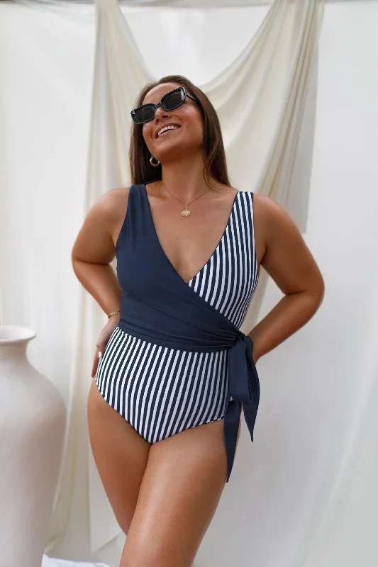 hamptons-reversible-wrapsuit