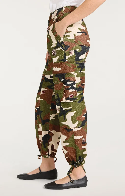 love-camo-zola-pant-in-classic-multi