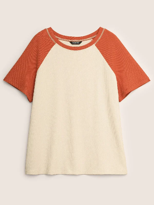 round-neck-contrast-raglan-sleeve-t-shirt-1