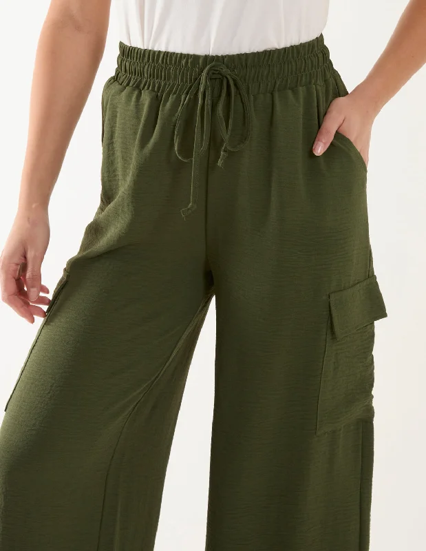 wide-leg-combat-trouser